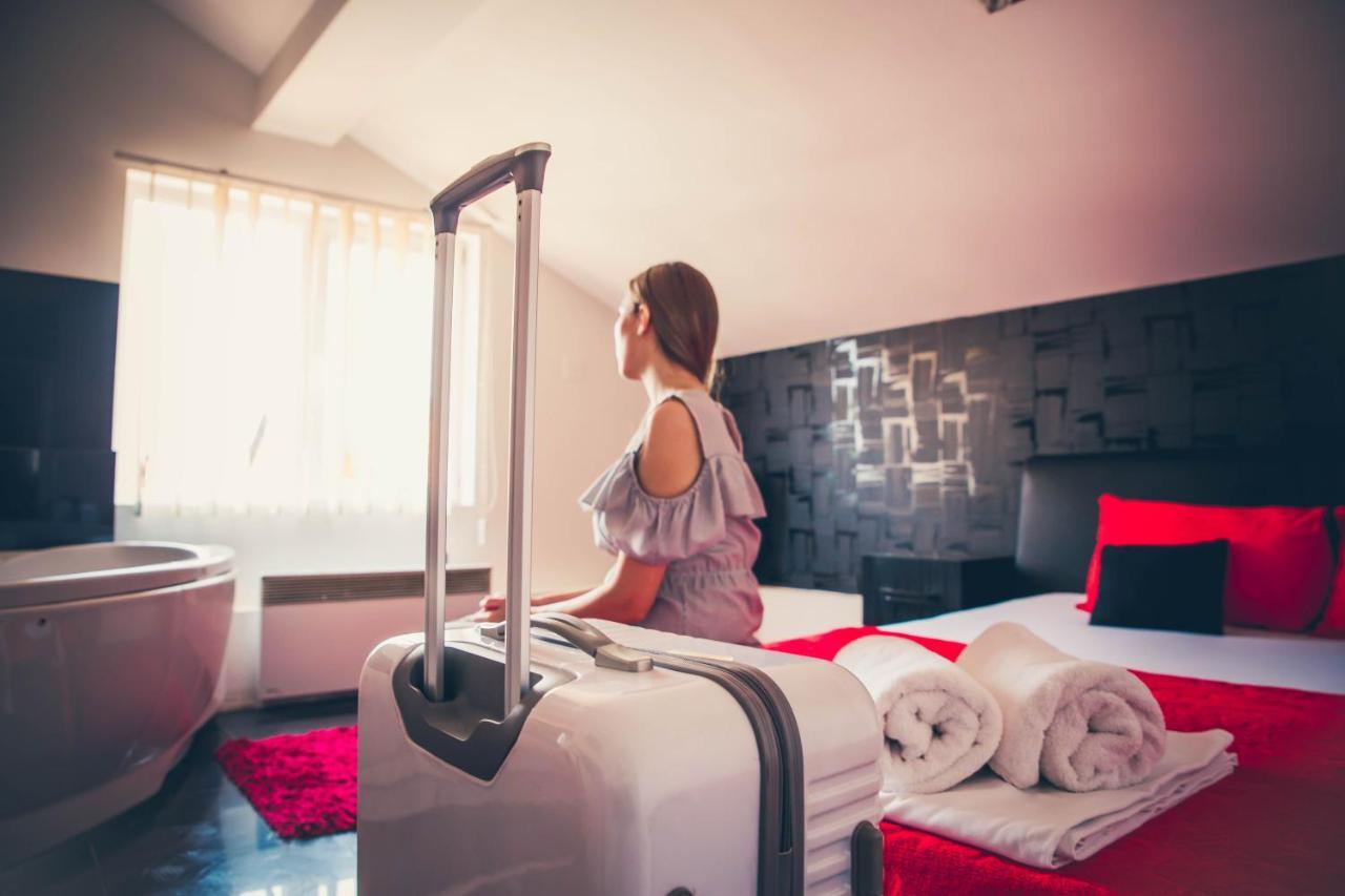Guest House Vila Salute นิส ภายนอก รูปภาพ