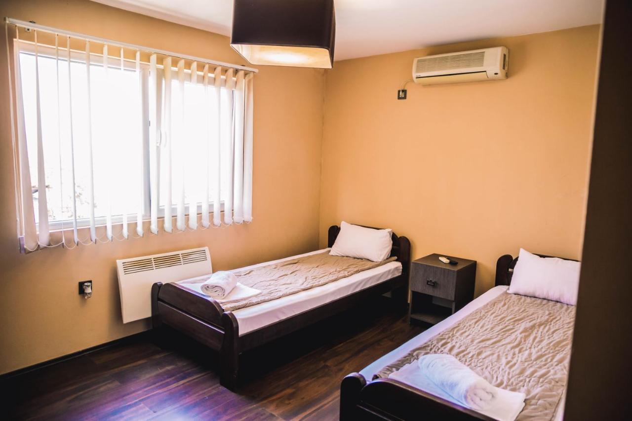 Guest House Vila Salute นิส ภายนอก รูปภาพ