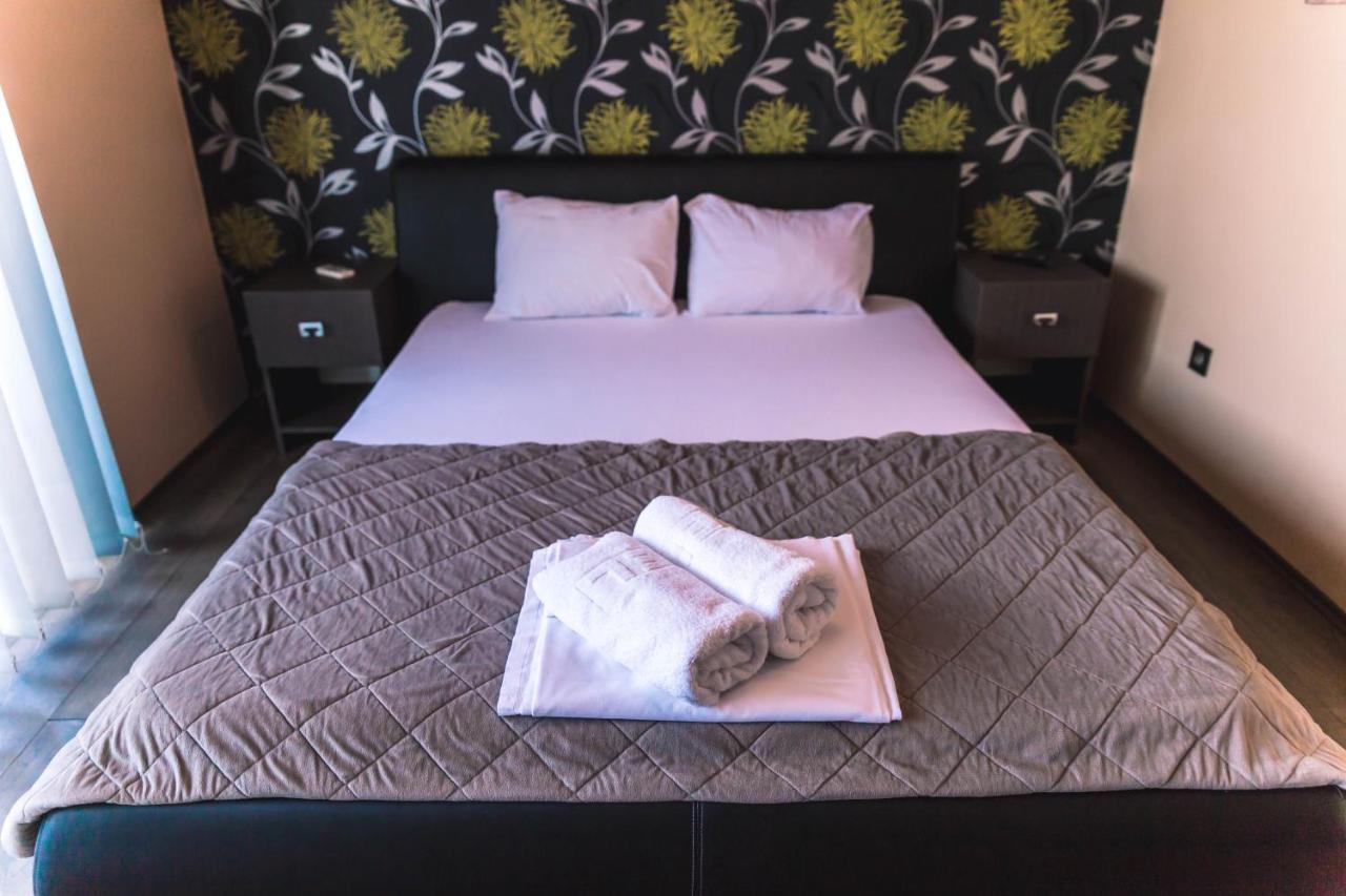 Guest House Vila Salute นิส ภายนอก รูปภาพ